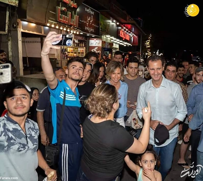 ساندویچ خوری بشار اسد و خانواده اش در خیابان‌ های دمشق/ عکس